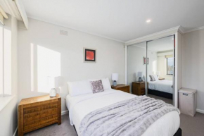 Central to Everything Spacious 1 Bedroom Apartment